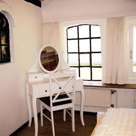 Junimond Apartment *